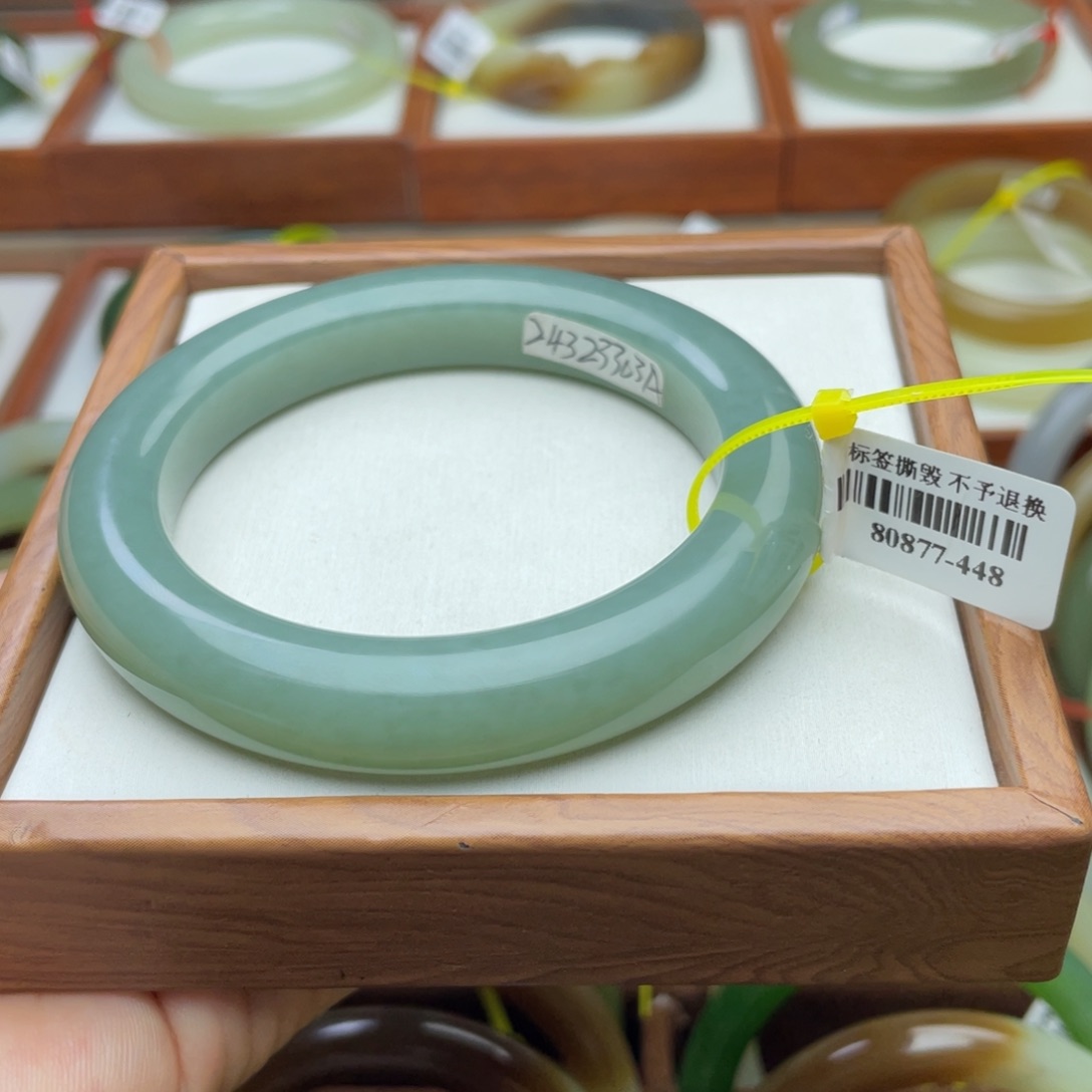 【闪购商品】和田玉手镯未镶嵌56.8