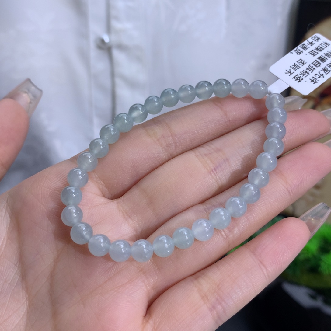 翡翠颈饰未镶嵌卡5.6冰胶蓝底