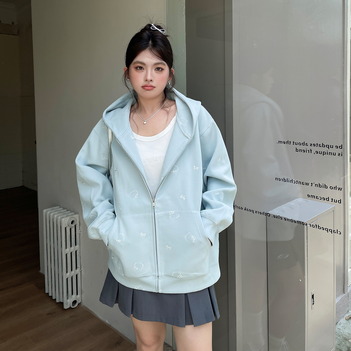 大码胖mm巨遮肚显瘦连帽卫衣外套女秋季慵懒风穿搭设计感刺绣上衣