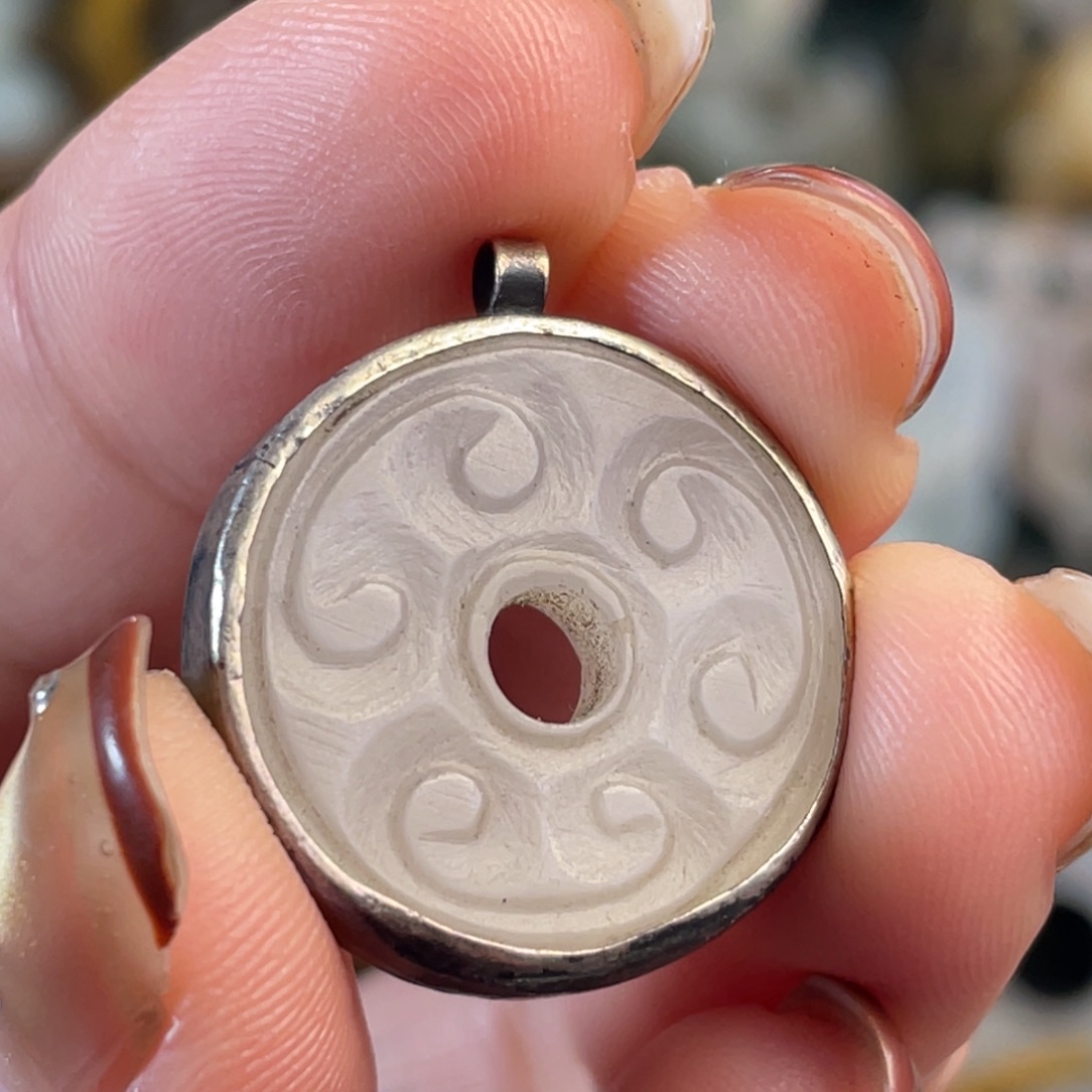 我***9和田玉未镶嵌颈饰