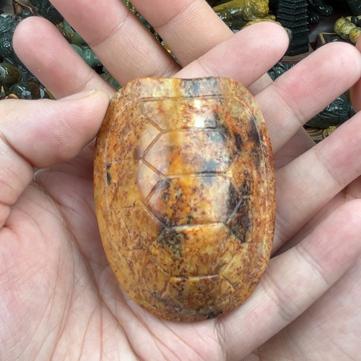 岫岩河磨玉（透闪石质玉）把件未镶嵌君**J