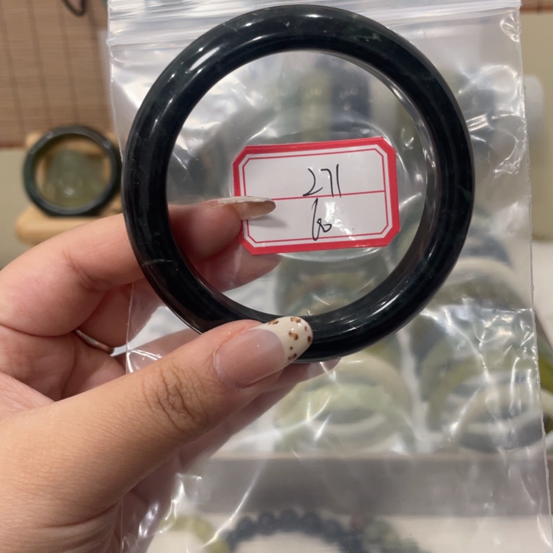 蛇纹石玉手镯未镶嵌
