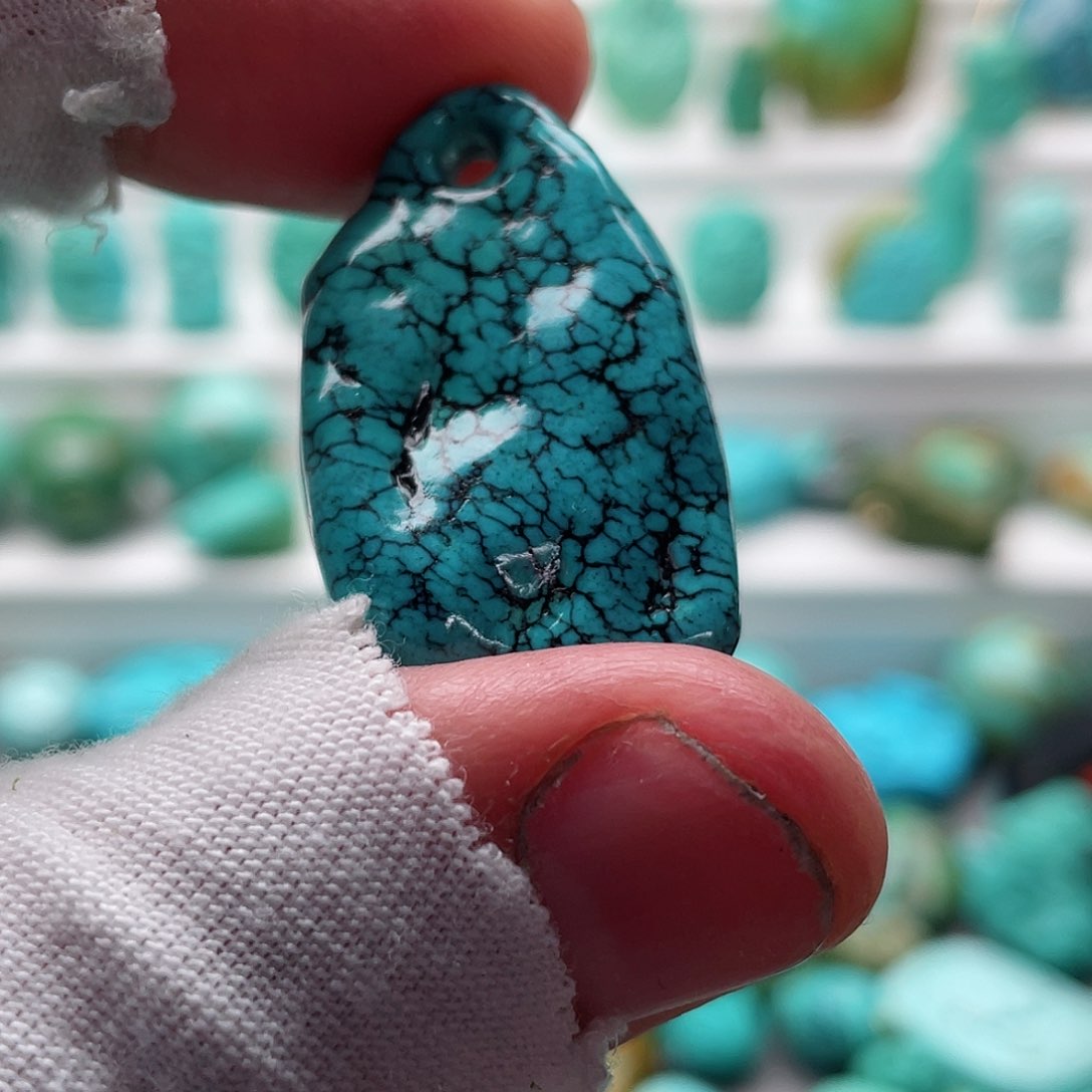 绿松石颈饰未镶嵌