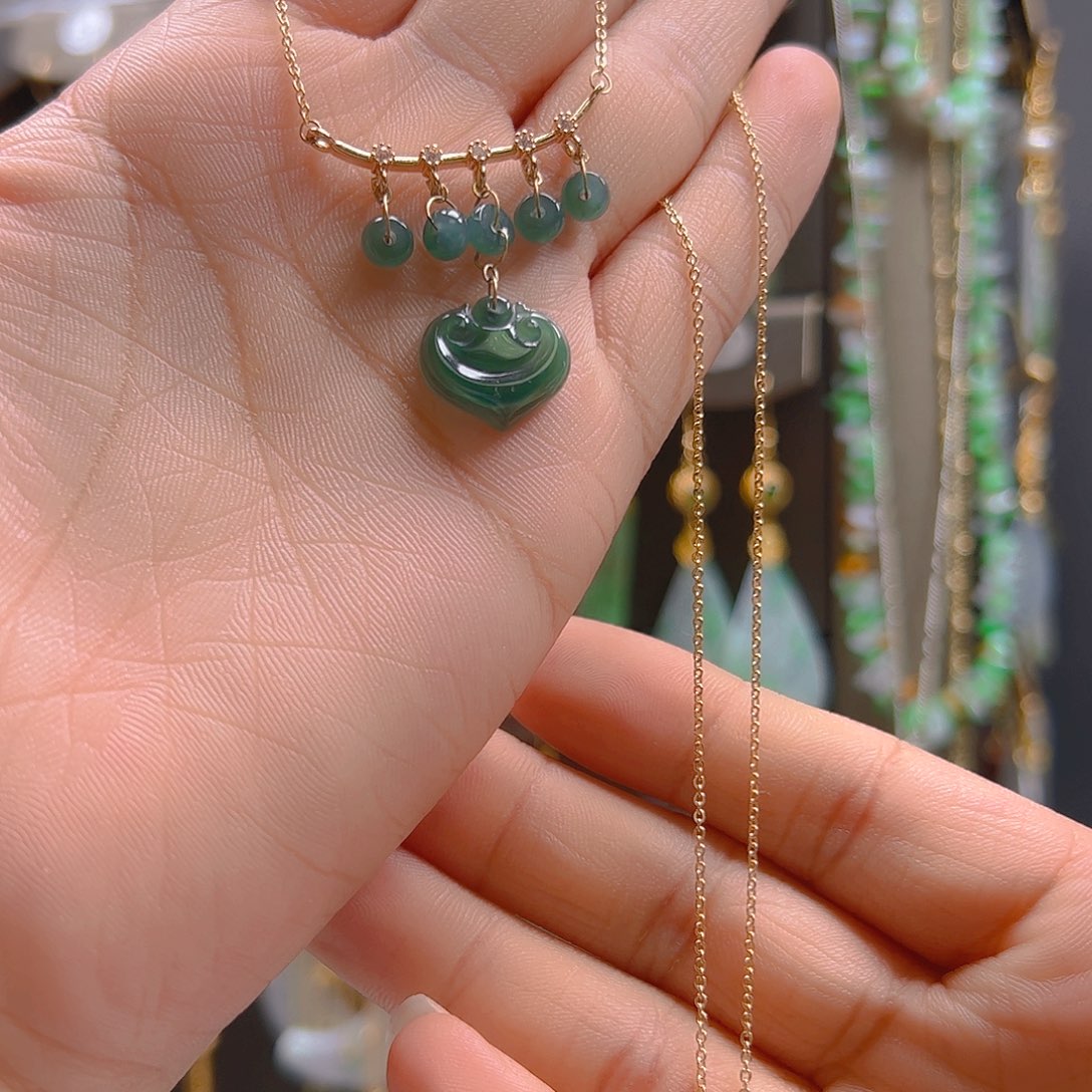 未镶嵌翡翠耳饰翡翠