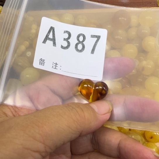 琥珀未镶嵌珠宝奇石微瑕