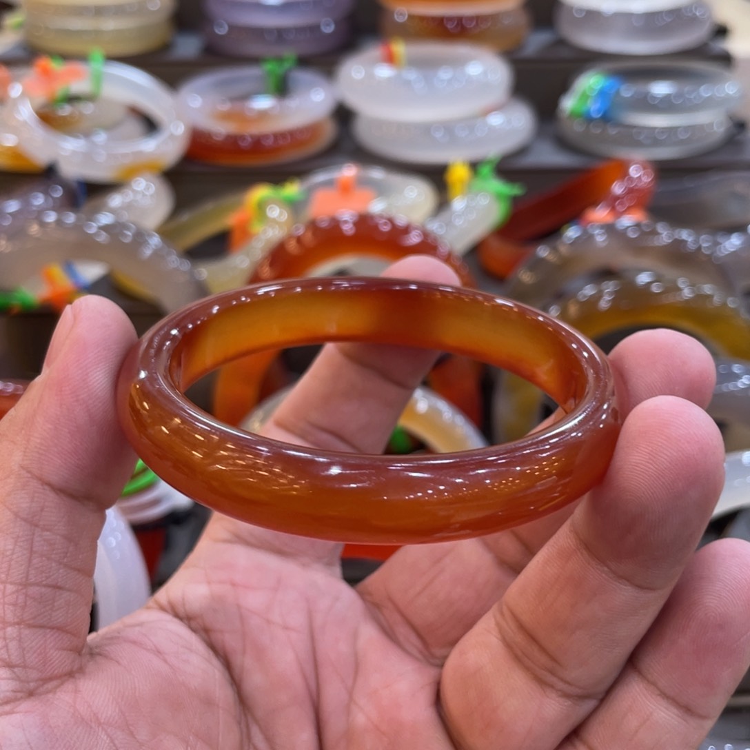 玛瑙/玉髓手镯未镶嵌