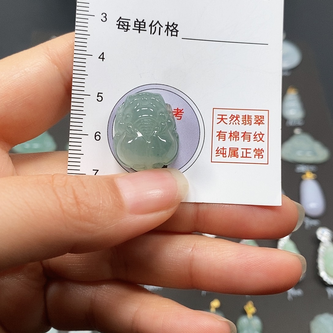 翡翠未镶嵌颈饰缅a翡翠