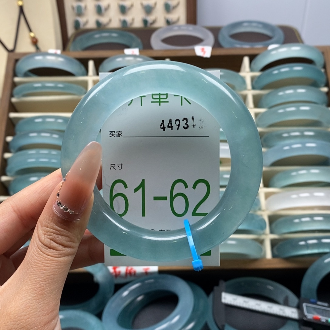 石英质玉未镶嵌手镯