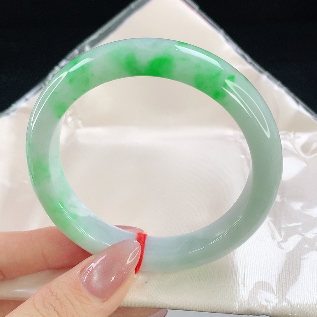 翡翠手镯未镶嵌225翡翠