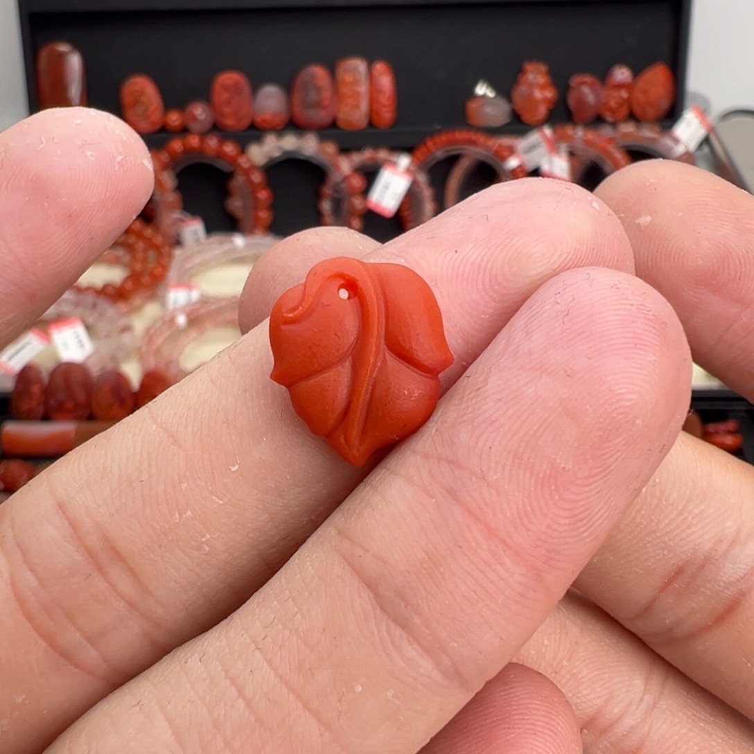 南红玛瑙未镶嵌颈饰叶子