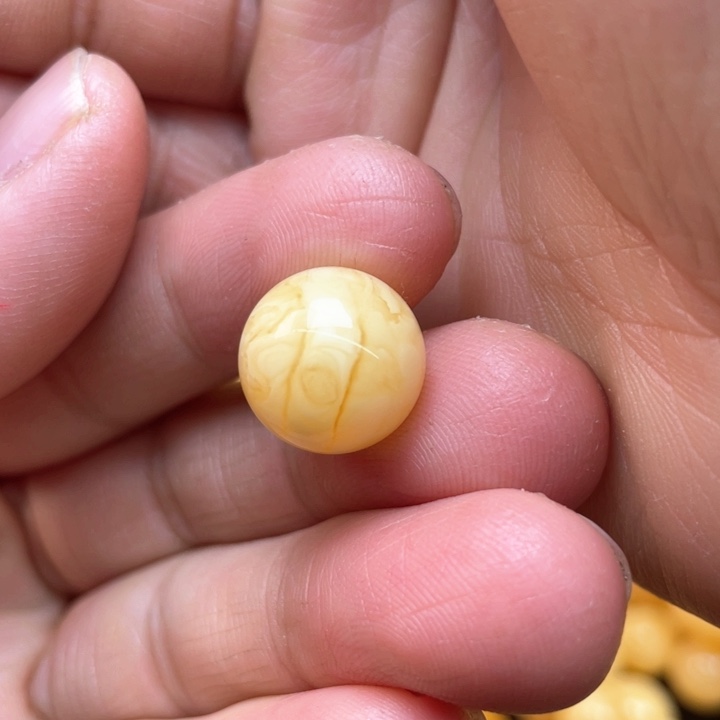 蜜蜡裸石未镶嵌蜜蜡珠子