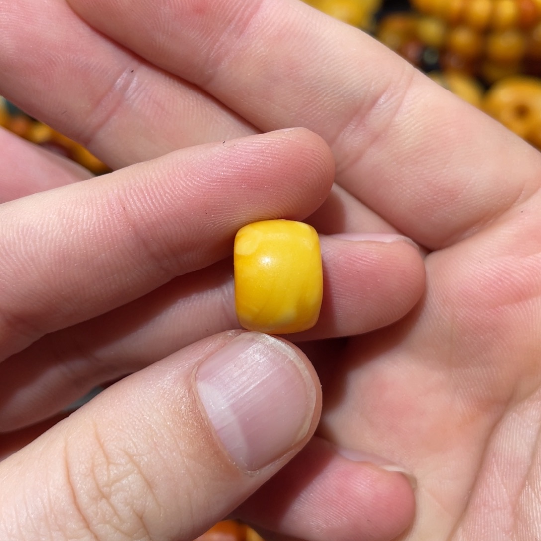 未镶嵌琥珀裸石入**分饼子