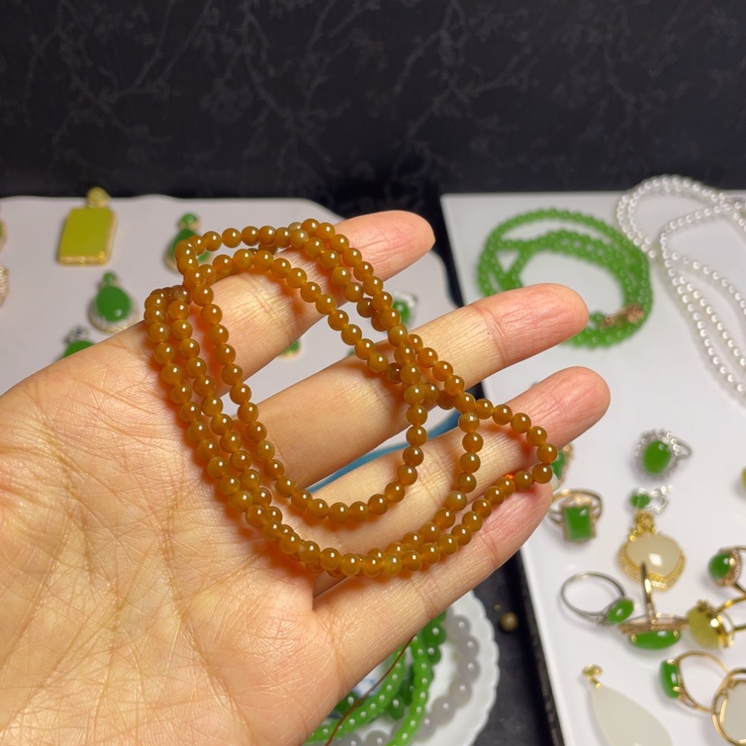 和田玉未镶嵌手串