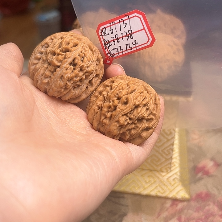 文玩核桃把件老一代楼
