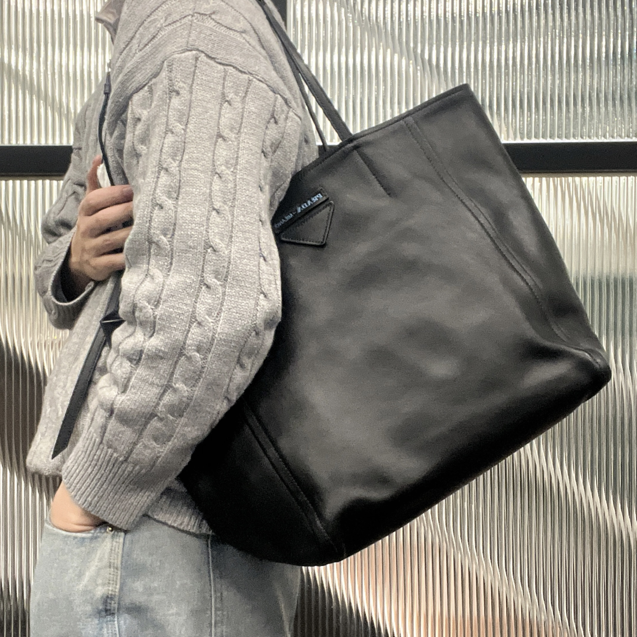 95新 Prada/普拉达 【涛】49BJM0 黑色蓝标字母大号托特