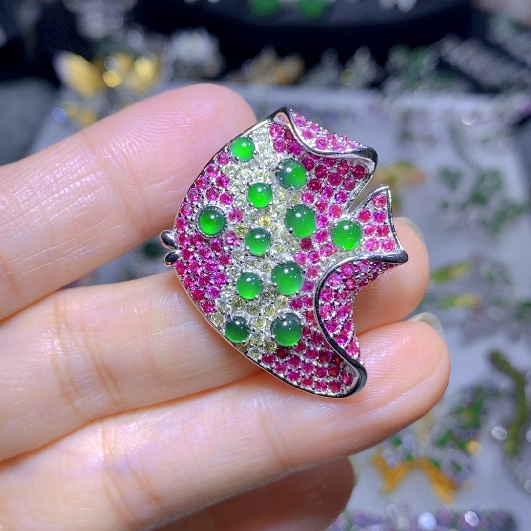 翡翠颈饰银S925镶嵌天然翡翠