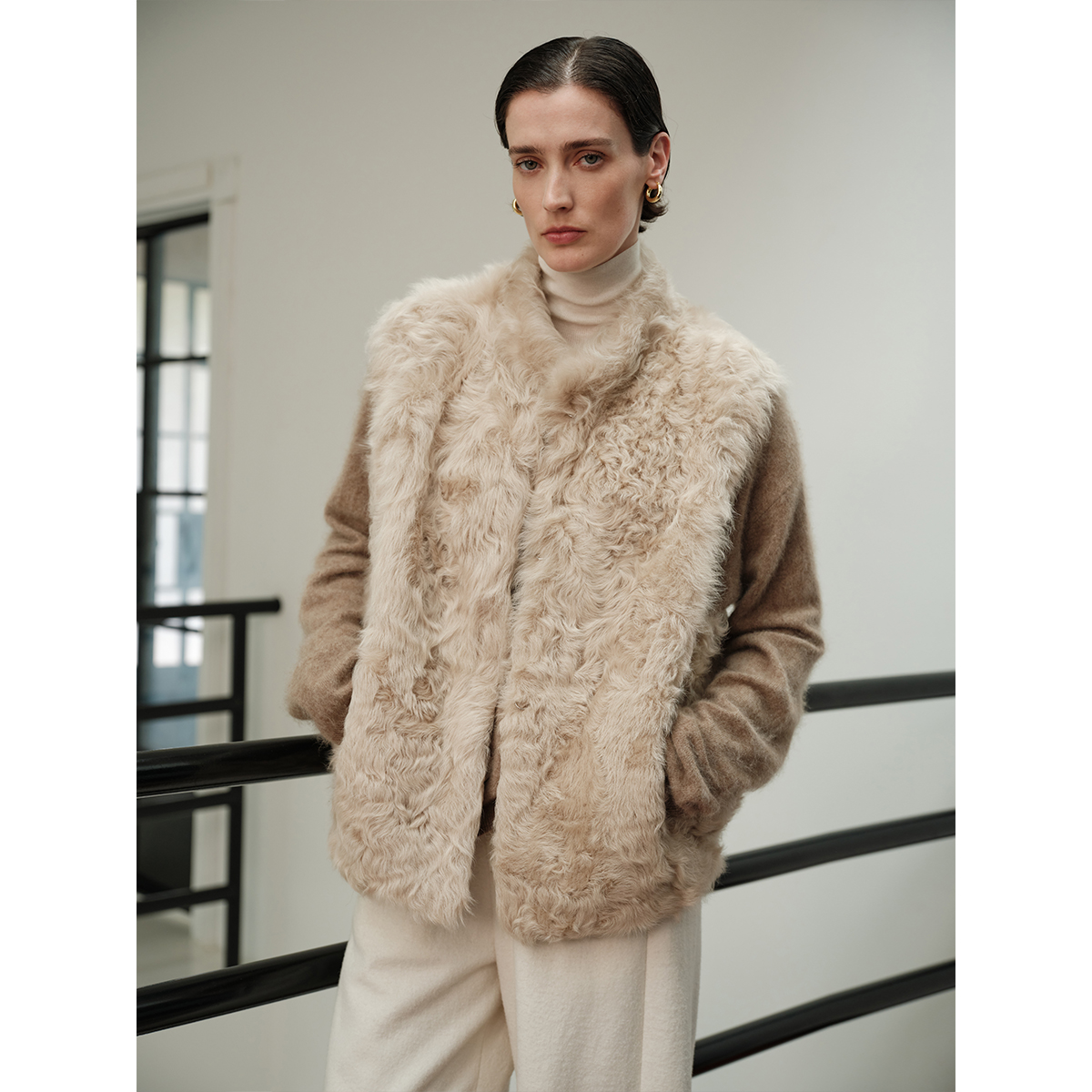 MSBEAST/野兽小姐软黄金小湖羊皮毛一体侧褶箱皮草马甲丨剑桥闲游