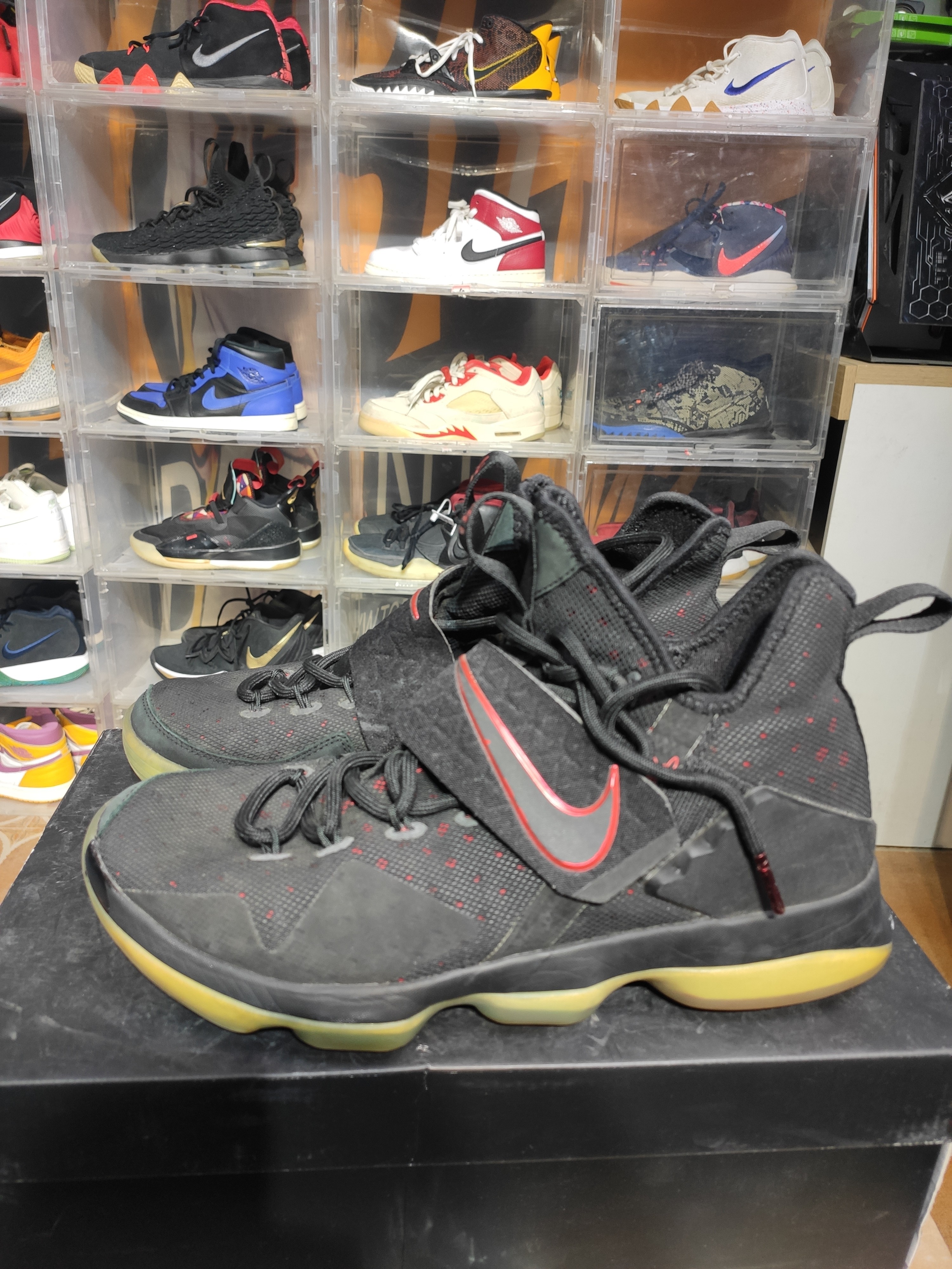 E42码Nike Lebron 14 Bred 圆头系带 实战篮球鞋