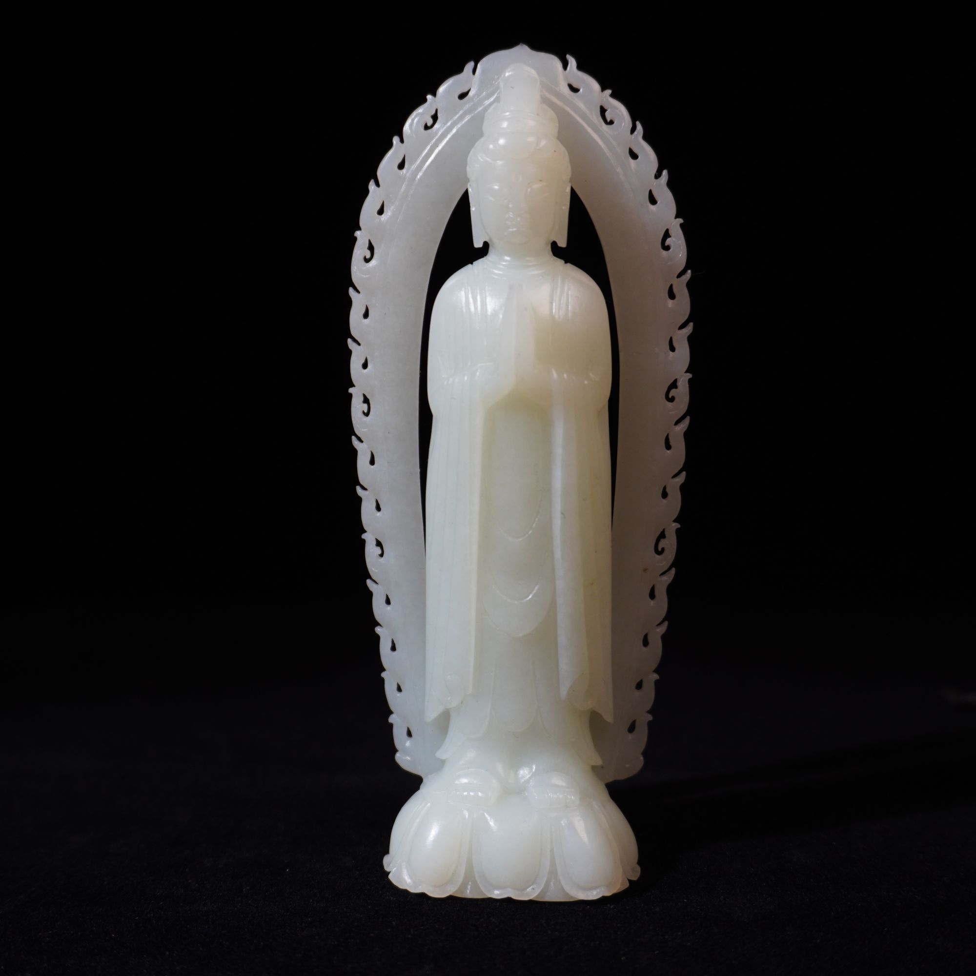 11NA24 清 和田玉观音摆件