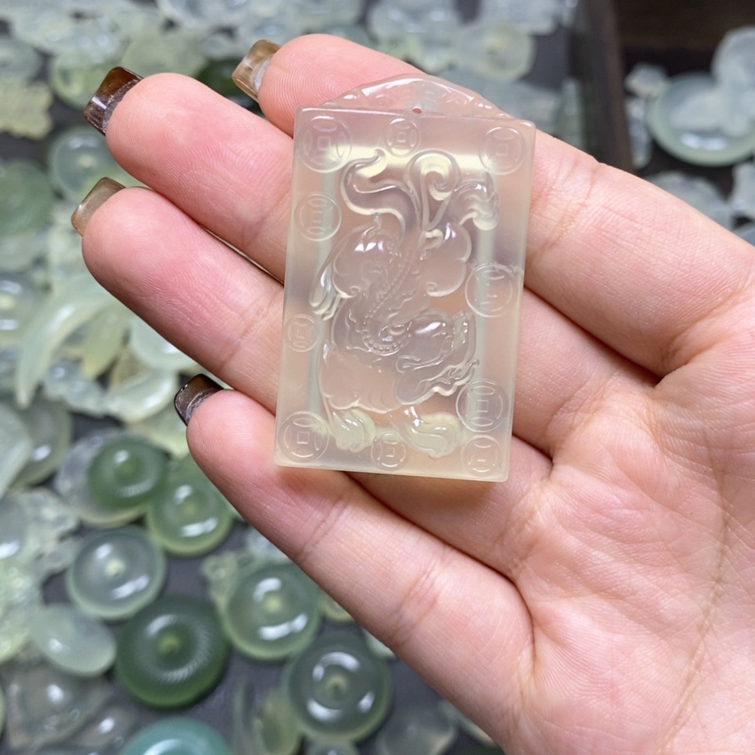 未镶嵌蛇纹石玉颈饰