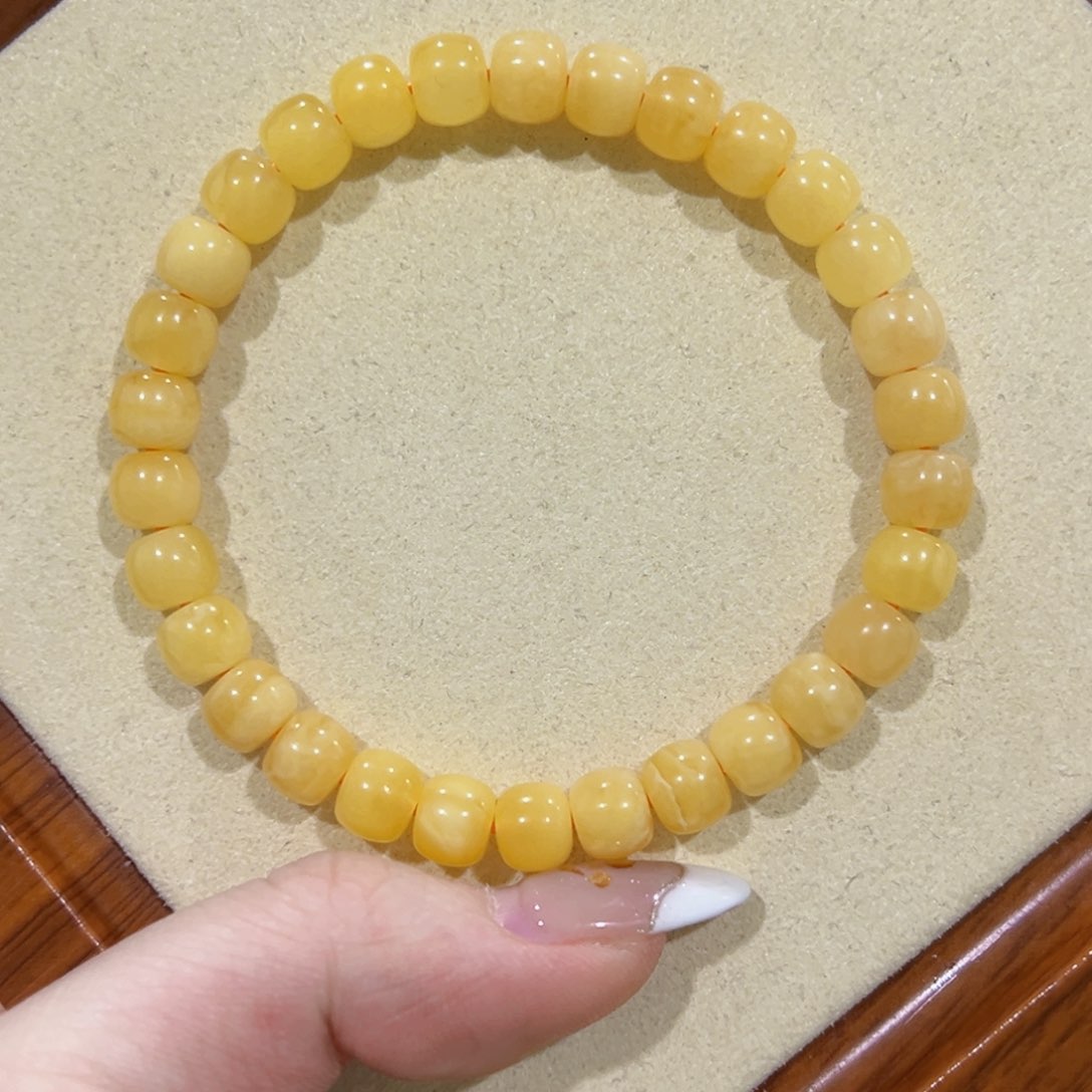 蜜蜡手链未镶嵌7.5m鸡油黄 漏！