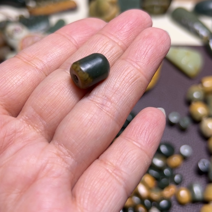 岫岩河磨玉（透闪石质玉）未镶嵌颈饰