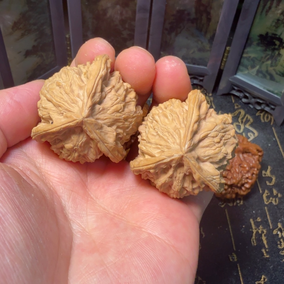 文玩核桃吊坠盘山三棱41