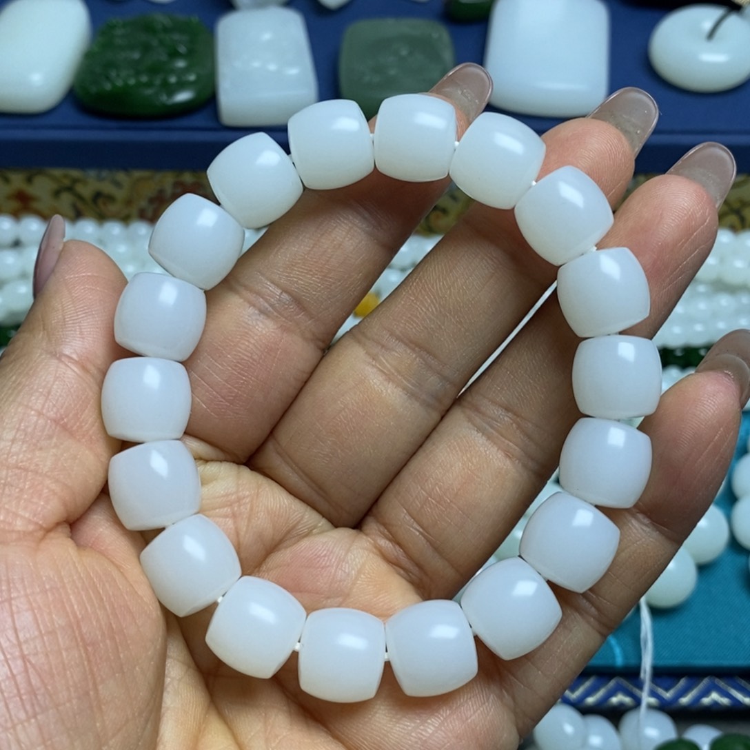 和田玉手链未镶嵌好**品