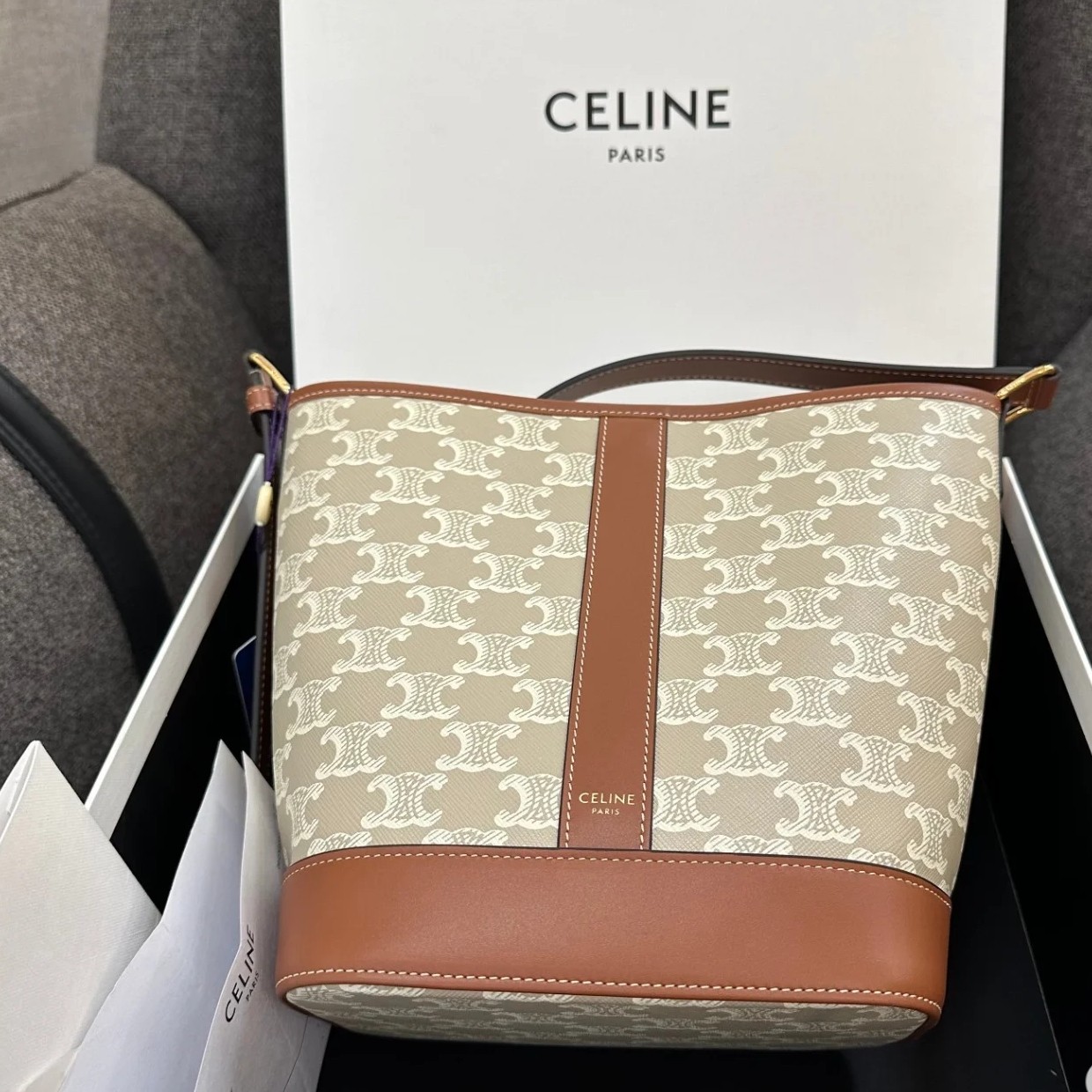 99新 Celine/思琳 瑟琳老花水桶米棕色  25070029-01