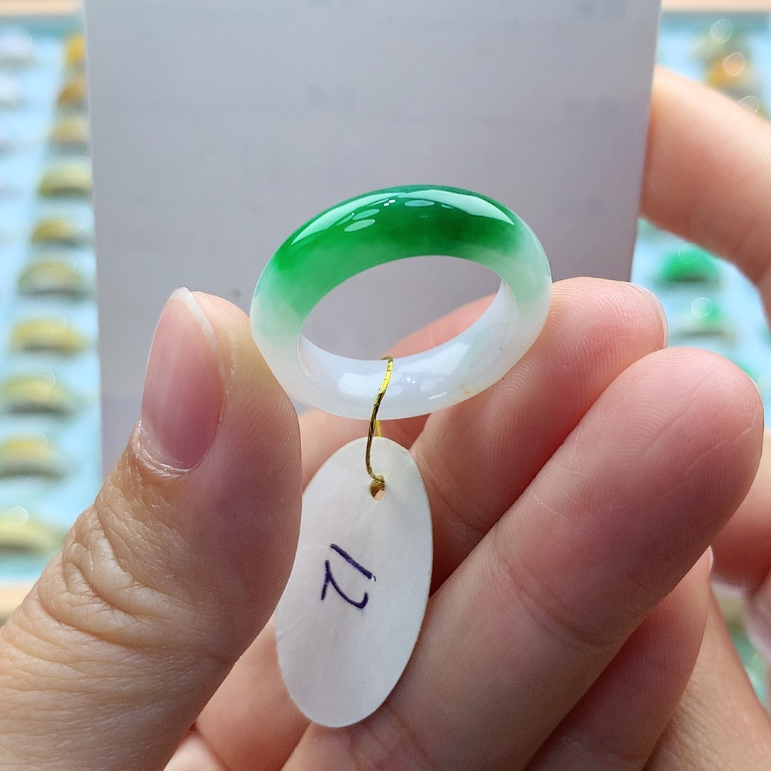 翡翠戒指未镶嵌12圈