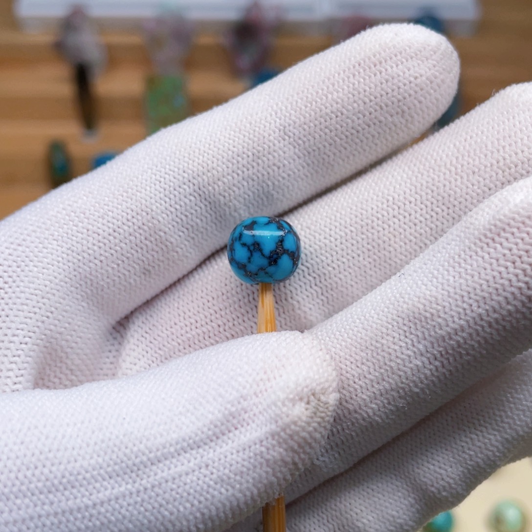 未镶嵌绿松石颈饰