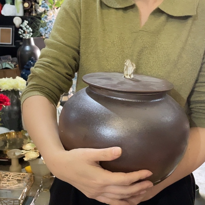 陶瓷花瓶，茶杯茶具。