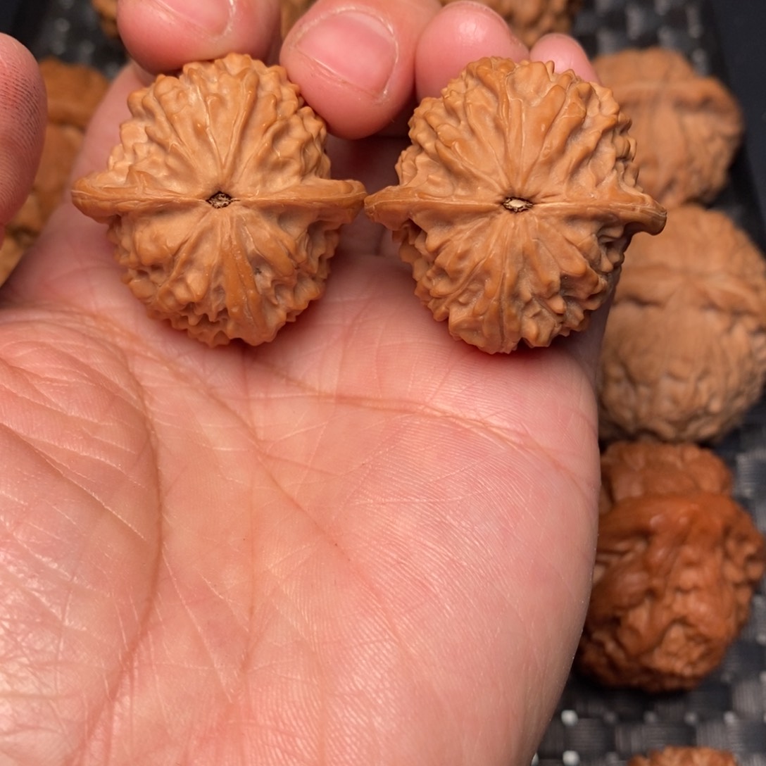 文玩核桃吊坠小钢炮