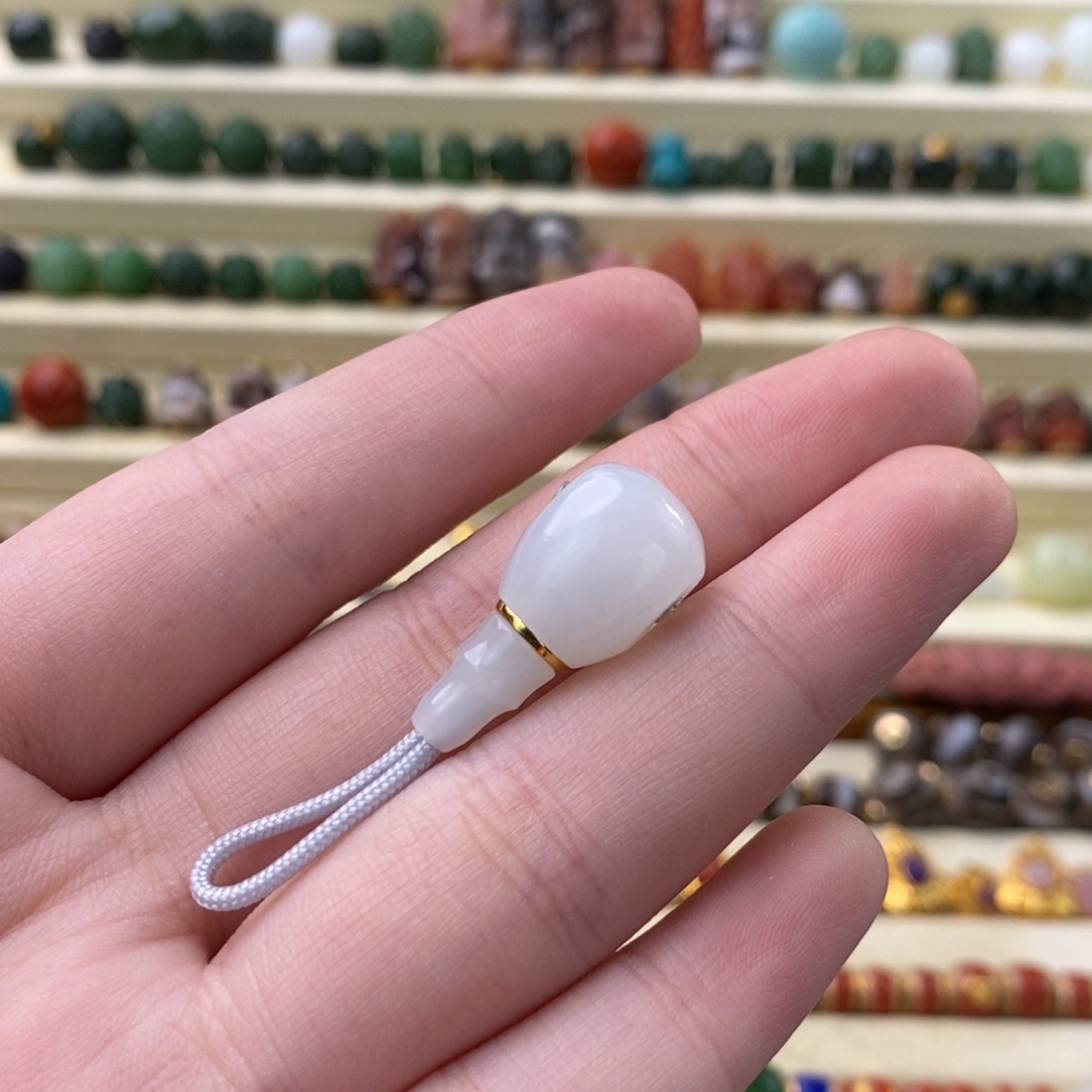 和田玉18K金镶嵌颈饰