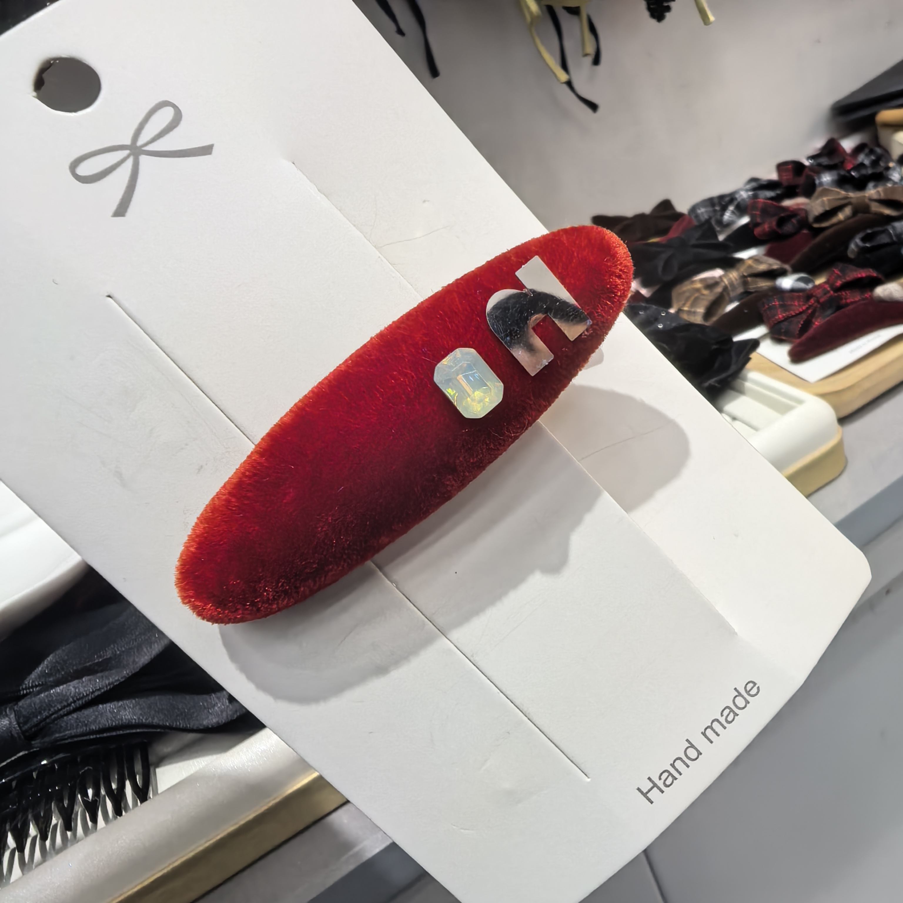 F201红色绒绒闪闪椭圆边夹