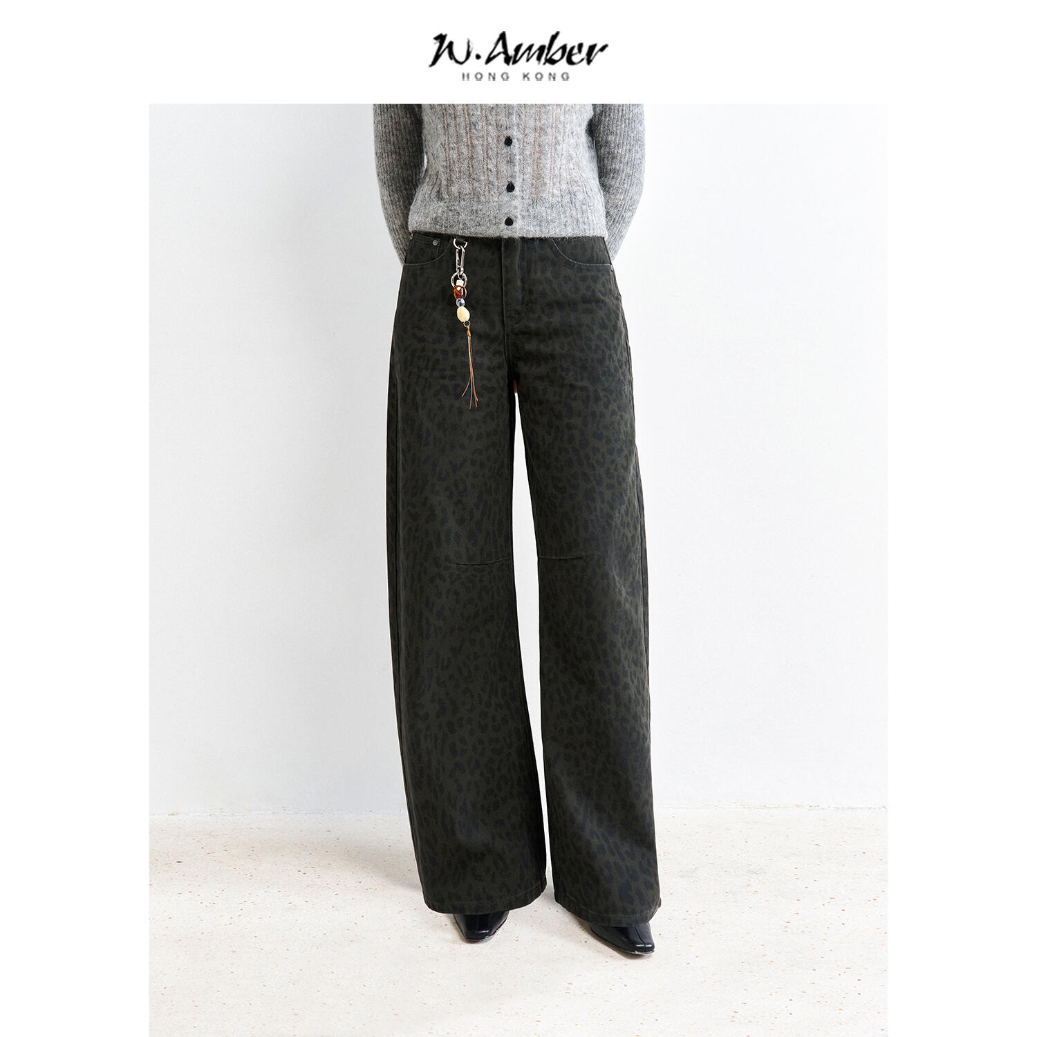 全棉赛络纺豹纹直筒牛仔裤女新款印花复古阔腿裤