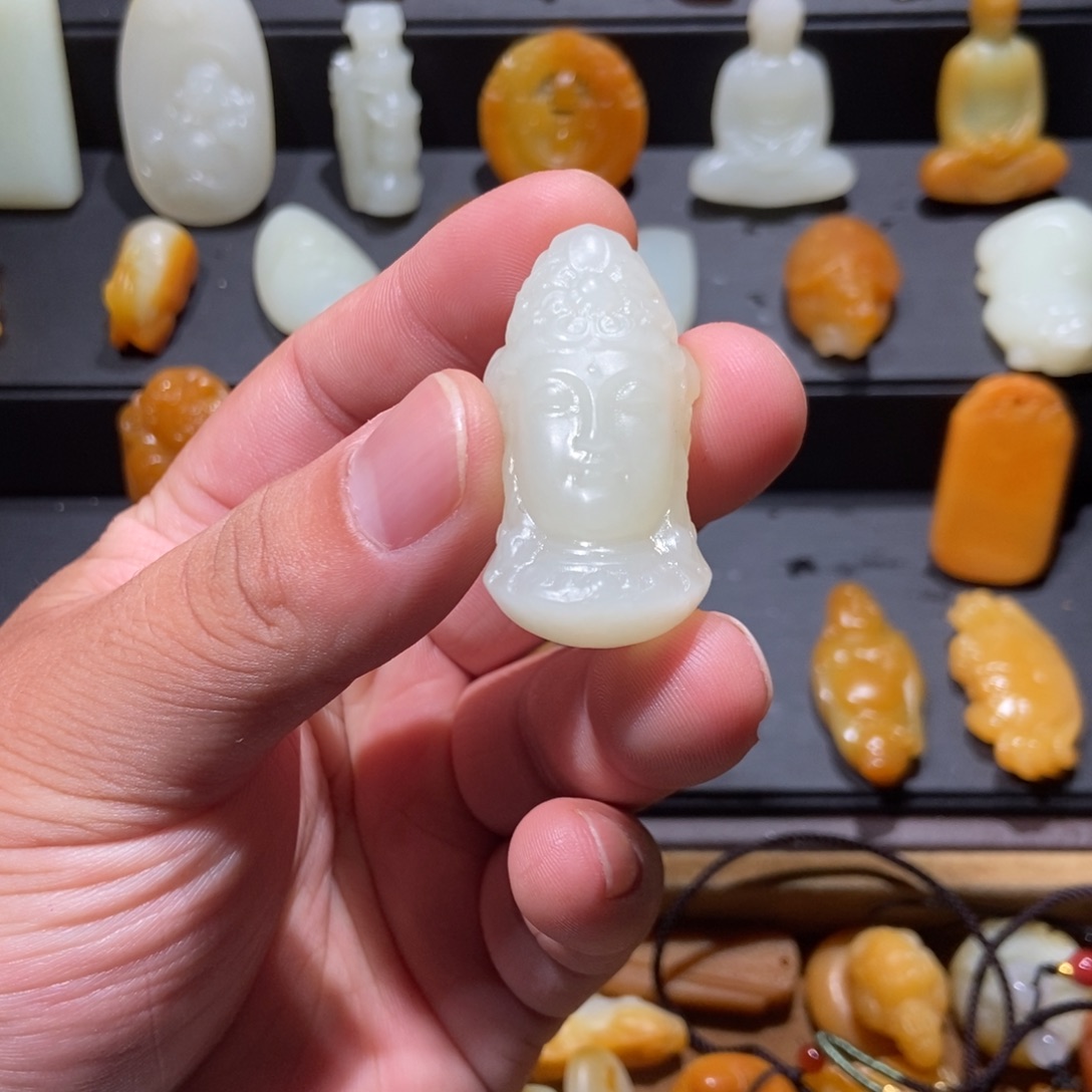 战***1和田玉未镶嵌颈饰