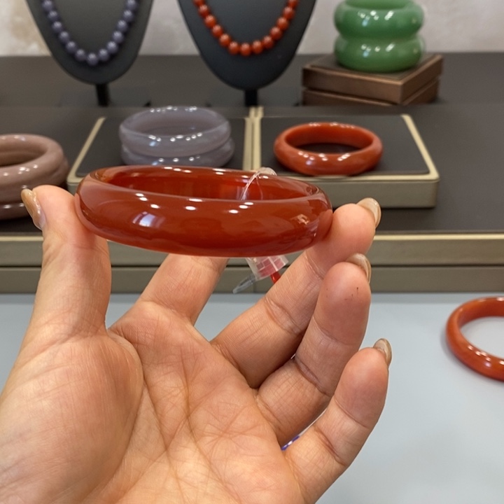 东陵石手镯未镶嵌柔**水