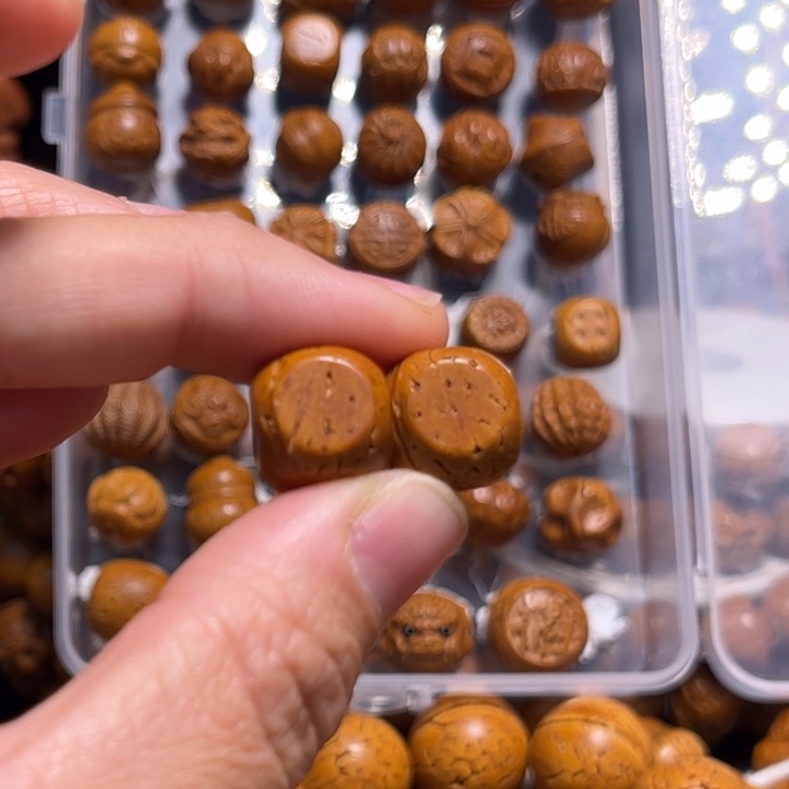 夏***记手串桃核六方单颗2