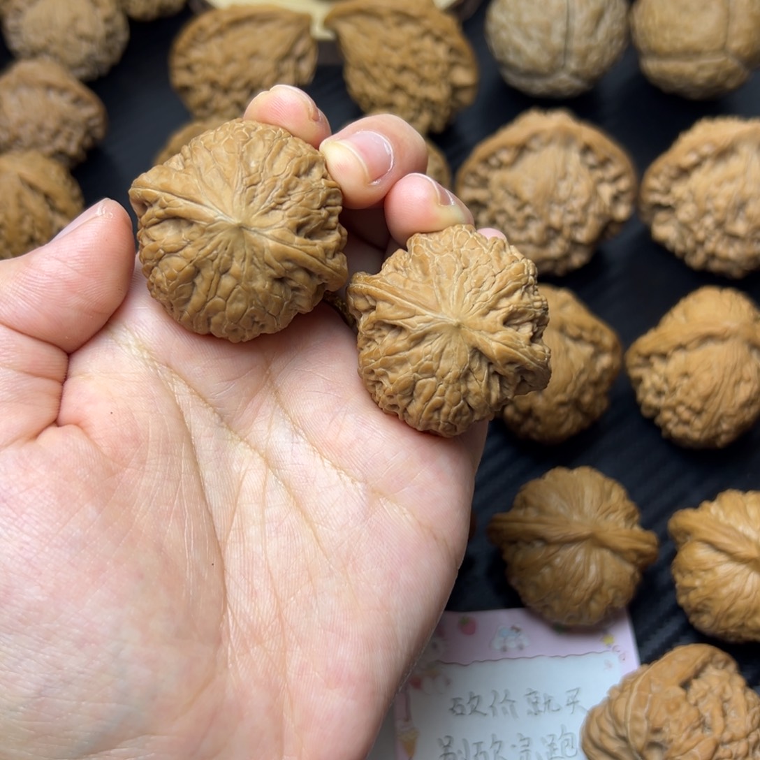 文玩核桃把件铁锤38水尖