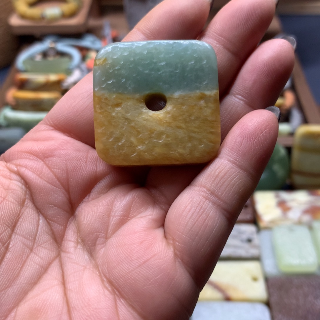 家***喵蛇纹石玉合金颈饰