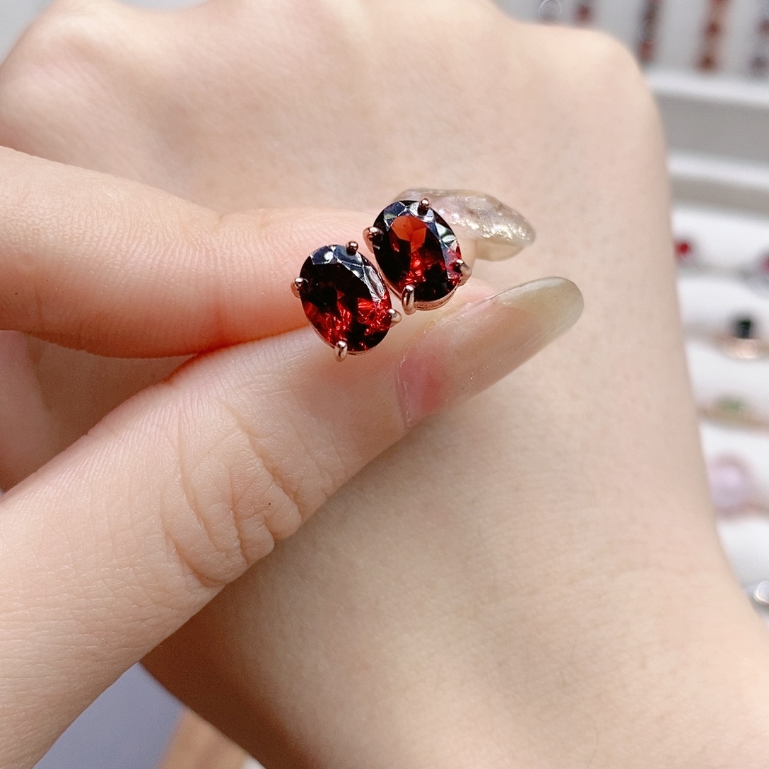 石榴石耳钉银S925镶嵌耳钉