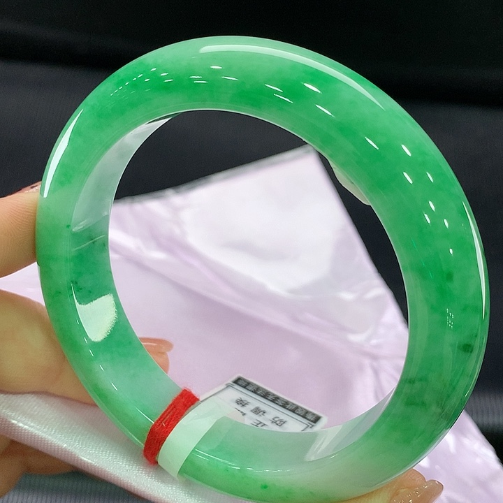 翡翠手镯未镶嵌正圈62