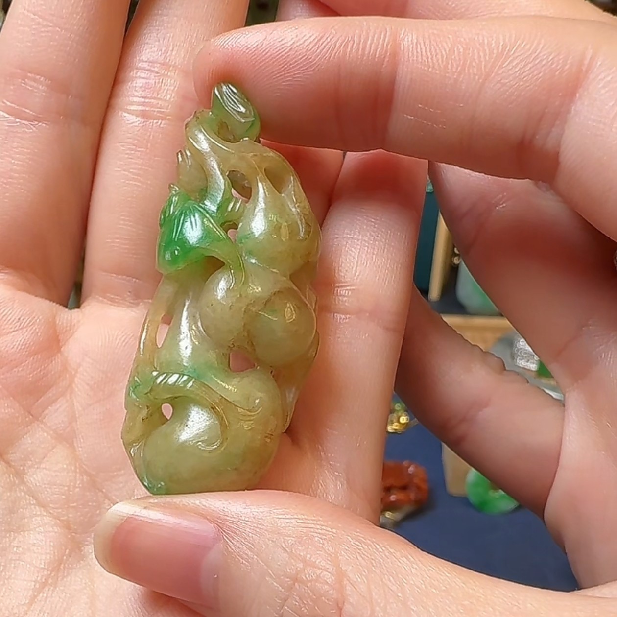 葫芦雕件A货翡翠