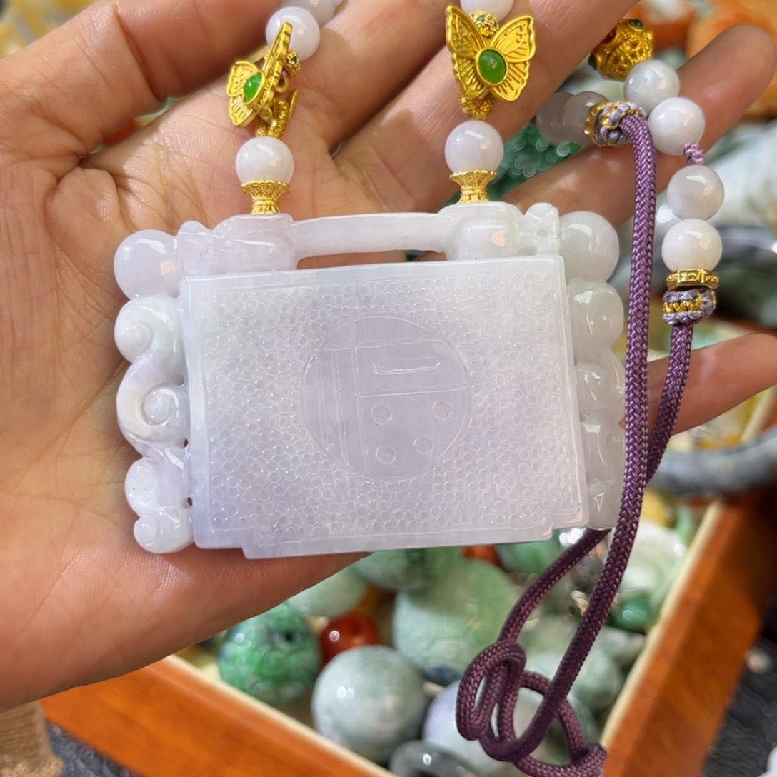 翡翠颈饰未镶嵌待编款