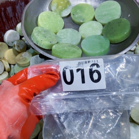 【闪购商品】蛇纹石玉珠宝半成品未镶嵌