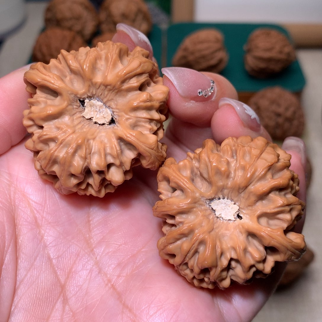 文玩核桃把件橘****?龙门涧