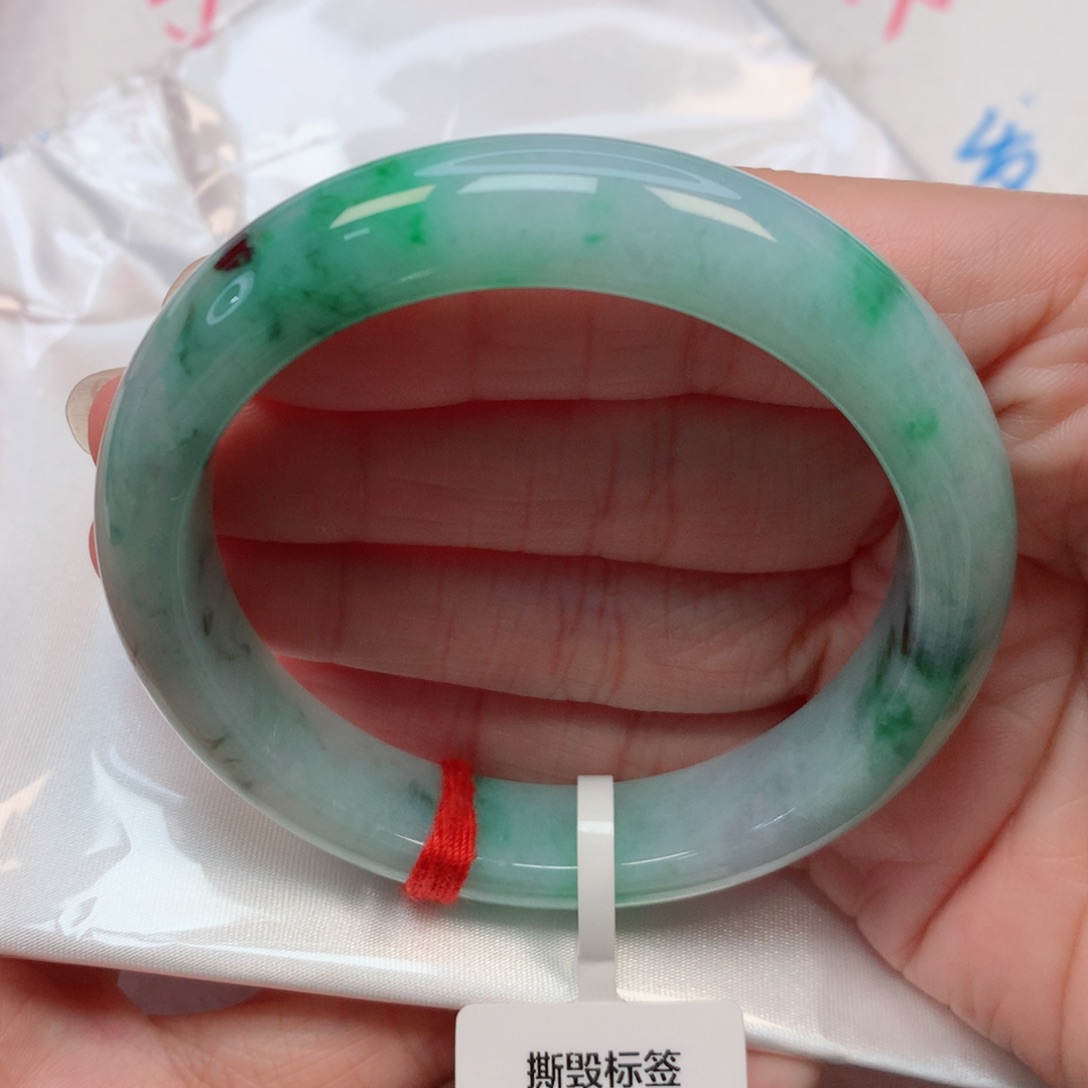 翡翠手镯未镶嵌55.6圈