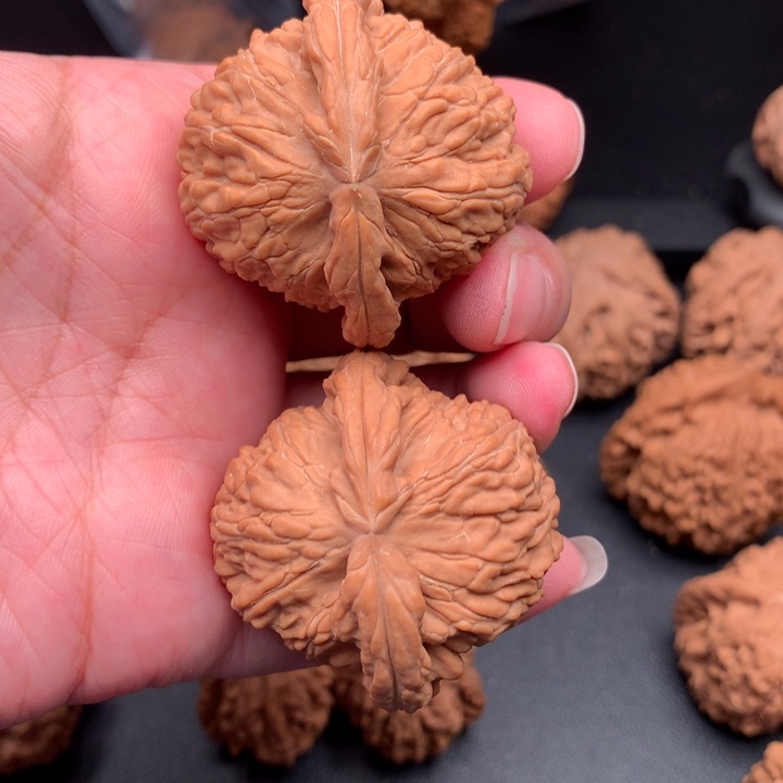 @***学吊坠文玩核桃狮子头