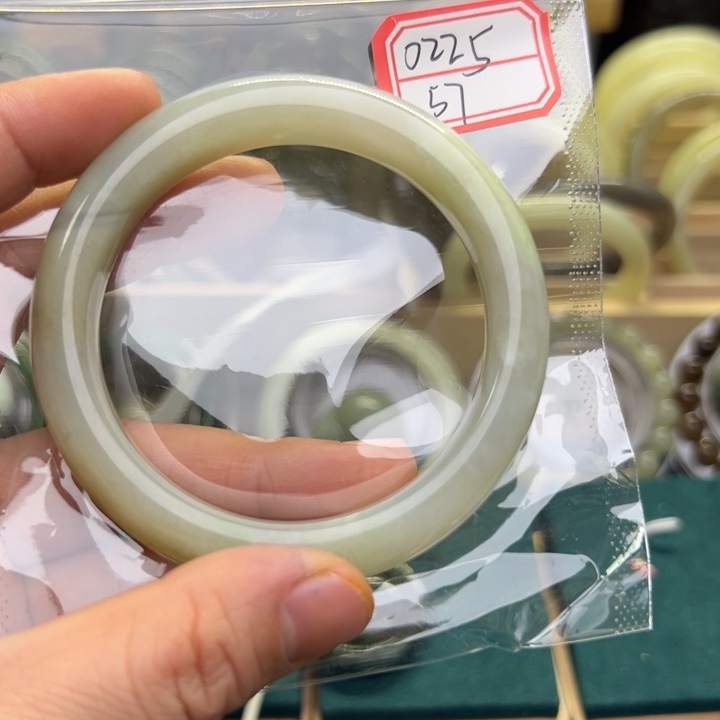 和田玉手镯未镶嵌57圈围0225